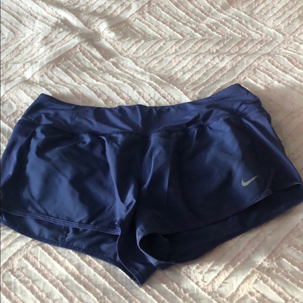 women’s nike dry fit shorts size L